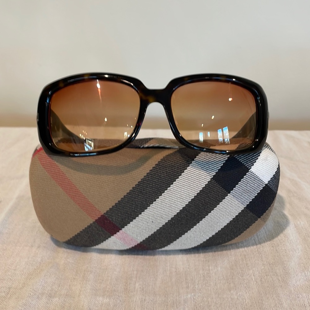 Burberry Sunglasses - Brown tortoise frame w/ prescription lenses